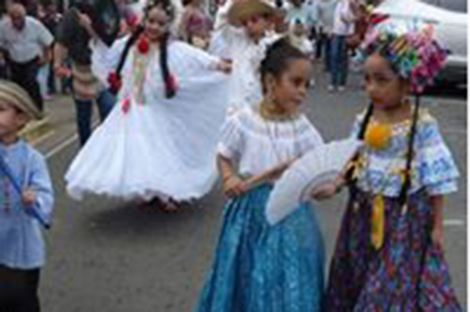 Tour Vístete Con Pollera. Sesión De Foto Retrato